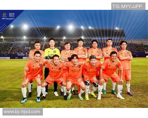 足球明星如星辰璀璨在绿茵场上闪耀的诗意描绘 足球明星如星辰璀璨在绿茵场上闪耀的诗意描绘